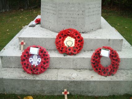 Rememberance Sunday 2003 - LET US REMEMBER
