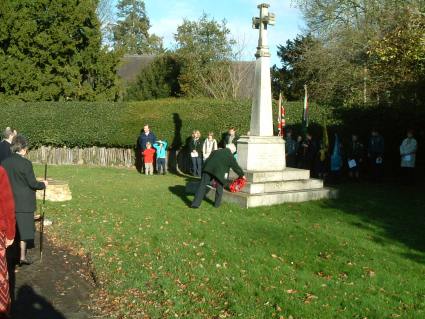 Rememberance Sunday 2004 - LET US REMEMBER